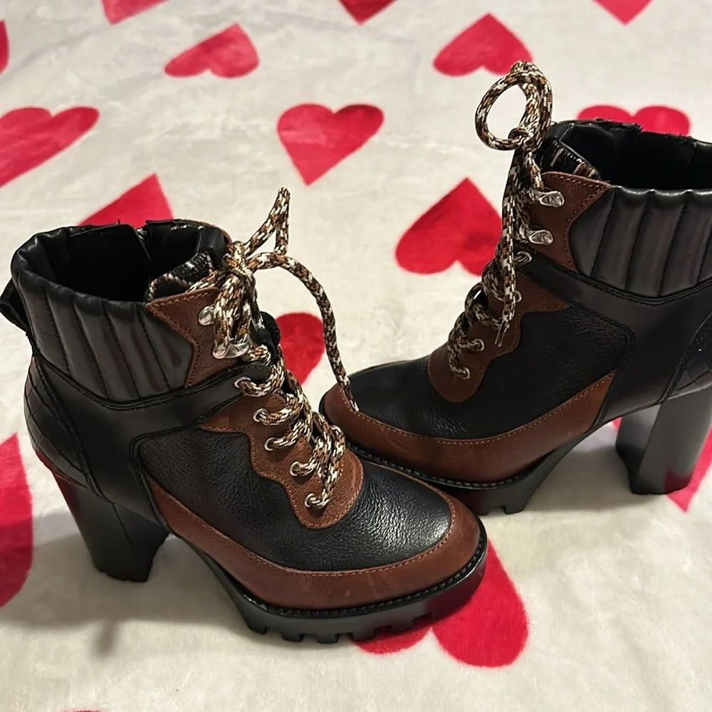 NEW Antonio Melani Penn Leather And Fabric Lug Sole Booties